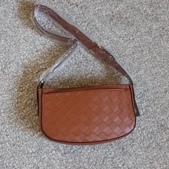 New London Fog Faux Lether Shoulder Bag. - Picture 10 of 11